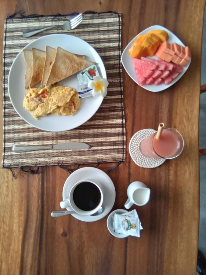 The Kd Suites & Coffee Shop Munggu エクステリア 写真