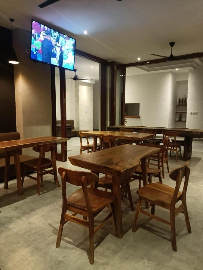 The Kd Suites & Coffee Shop Munggu エクステリア 写真