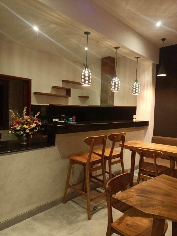 The Kd Suites & Coffee Shop Munggu エクステリア 写真