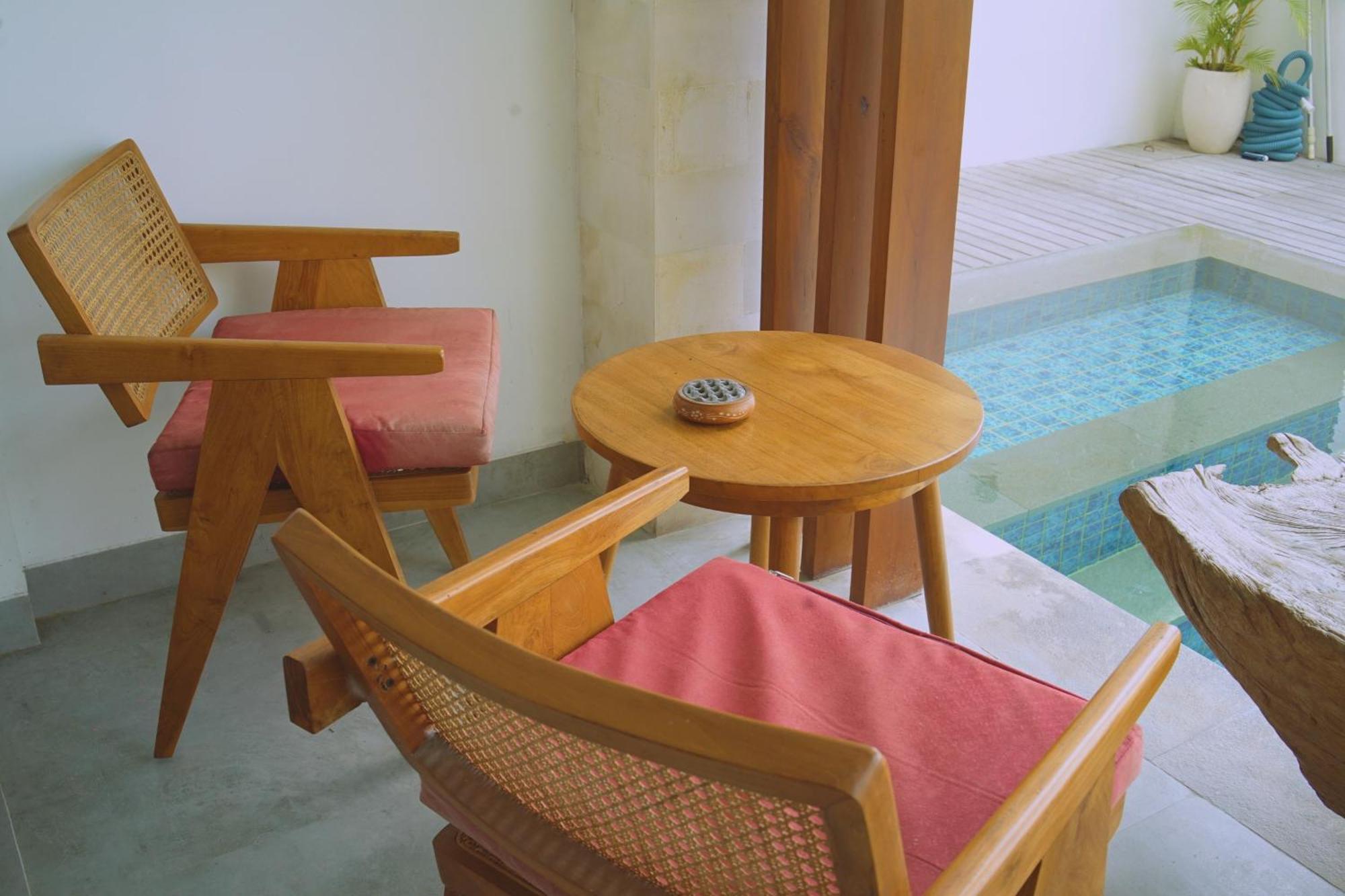 The Kd Suites & Coffee Shop Munggu エクステリア 写真