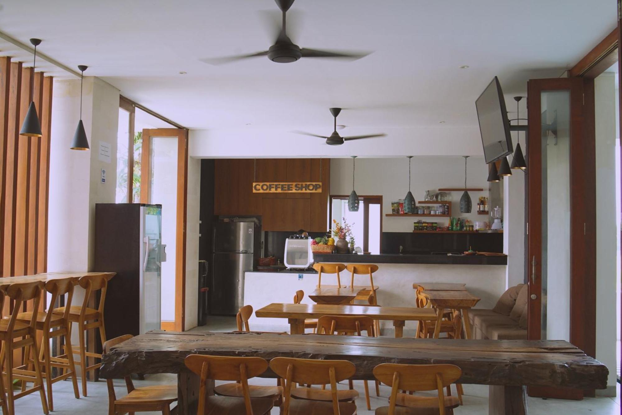 The Kd Suites & Coffee Shop Munggu エクステリア 写真